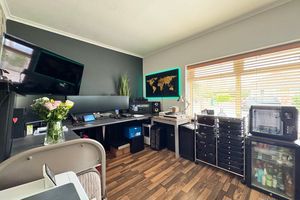 Bedroom- click for photo gallery